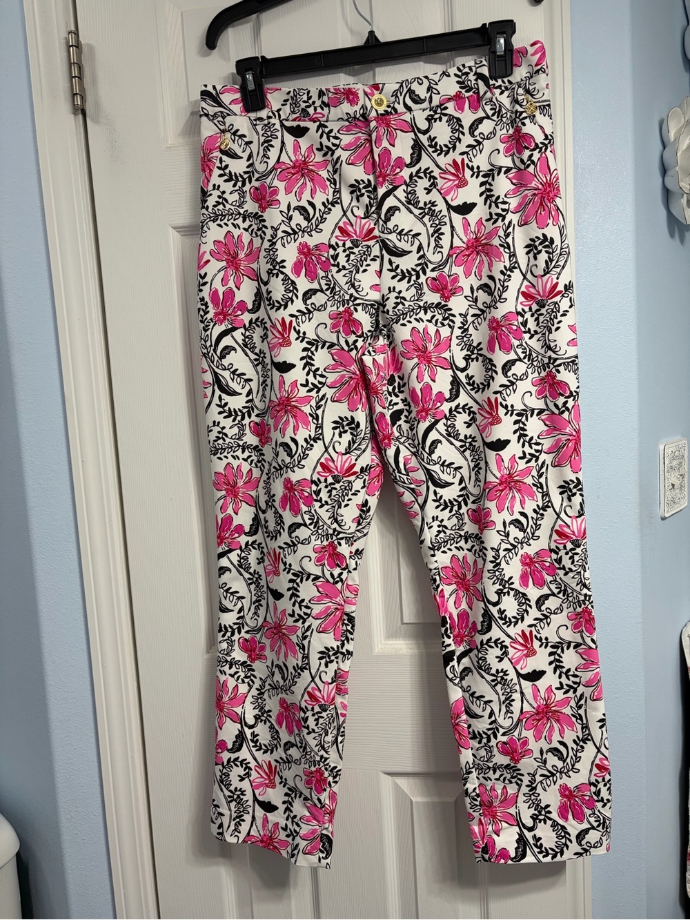 Lilly Pulitzer White Pants with Pink Floral & Black Vine Print